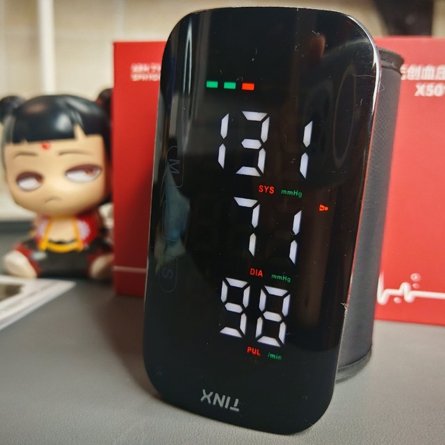这款町石tinx臂式无距血压计，不用再担心电子血压计测不准了