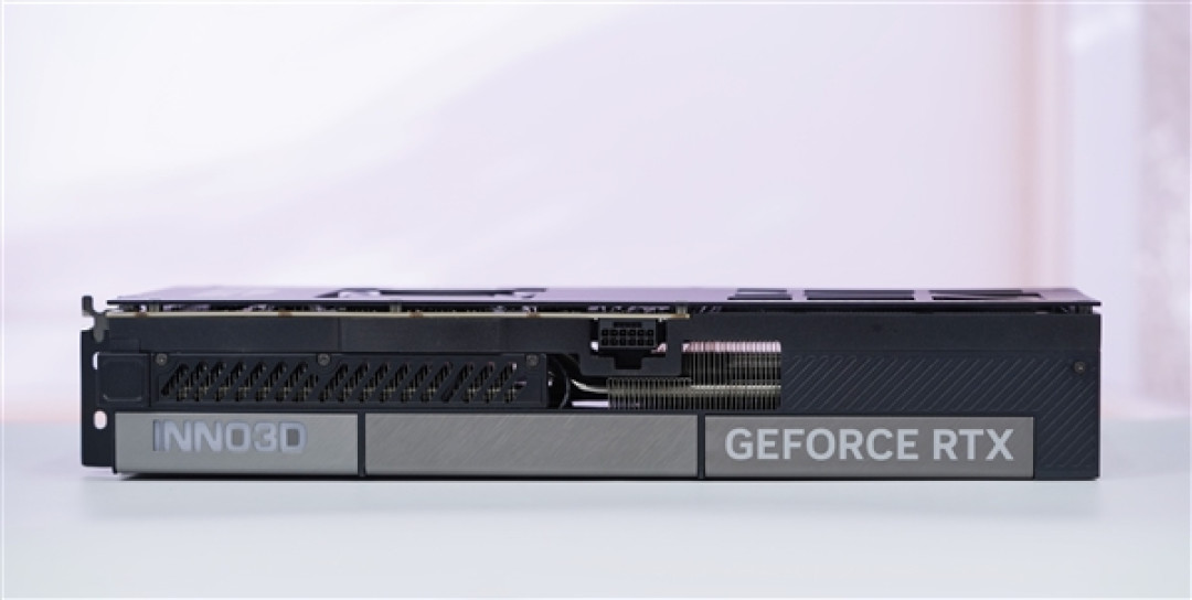 撞色栅格典雅大气!映众RTX 5090D v2曜夜X3 24GB显卡图赏