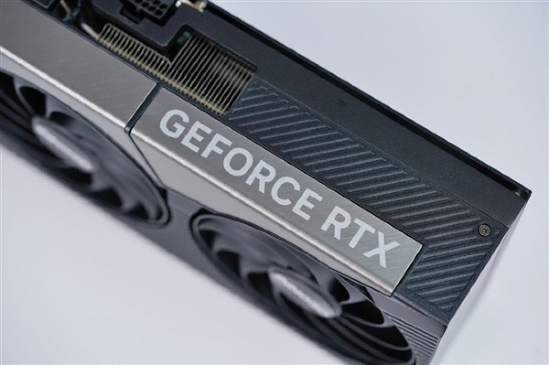 撞色栅格典雅大气!映众RTX 5090D v2曜夜X3 24GB显卡图赏