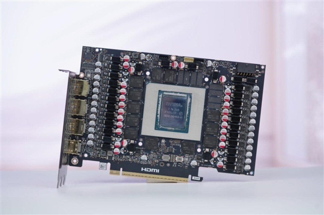 撞色栅格典雅大气!映众RTX 5090D v2曜夜X3 24GB显卡图赏