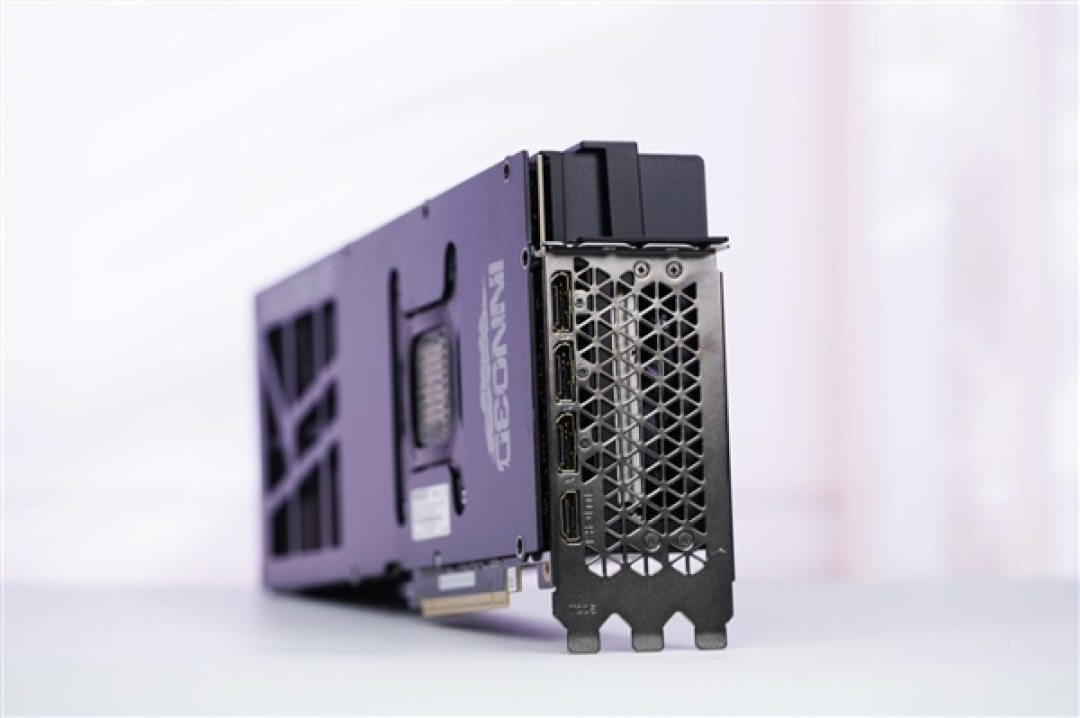 撞色栅格典雅大气!映众RTX 5090D v2曜夜X3 24GB显卡图赏