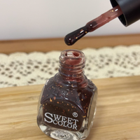 思薇卡岚水性指甲油：糖渍山楂深棕色的魅力