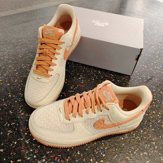 “奶茶”上脚是什么感觉？——Nike Air Force 1 '07 女款米色系开箱