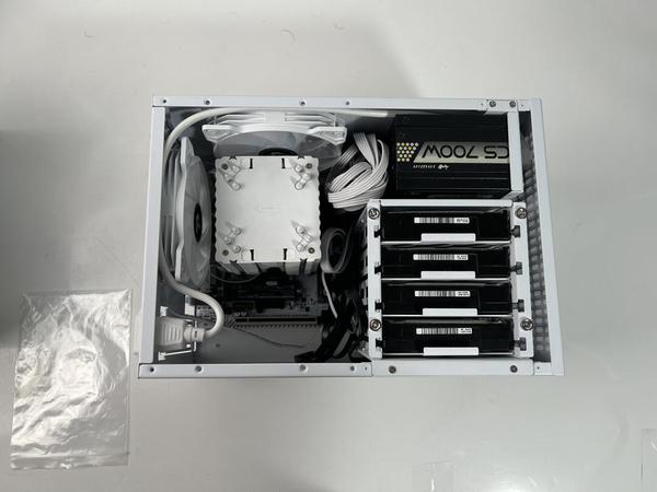 新出炉的4盘位NAS机箱