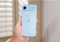iPhone 17 Air天蓝色机模上手：辨识度拉满