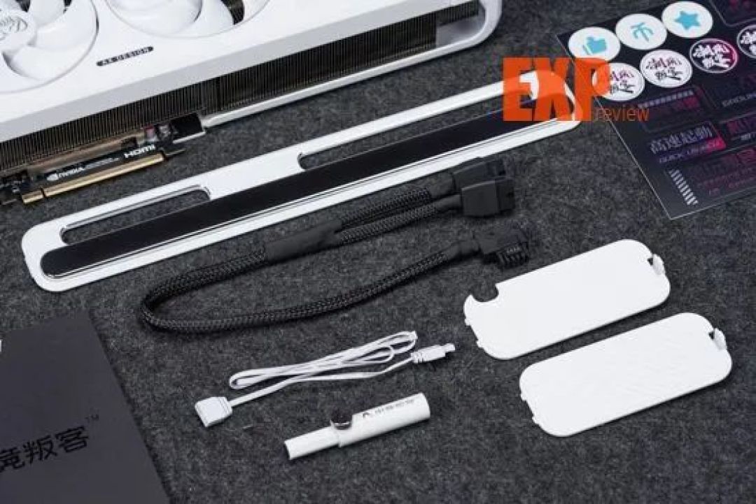 AX电竞叛客 RTX 5070 X3W MAX评测：观感更清爽的纯白2K游戏显卡