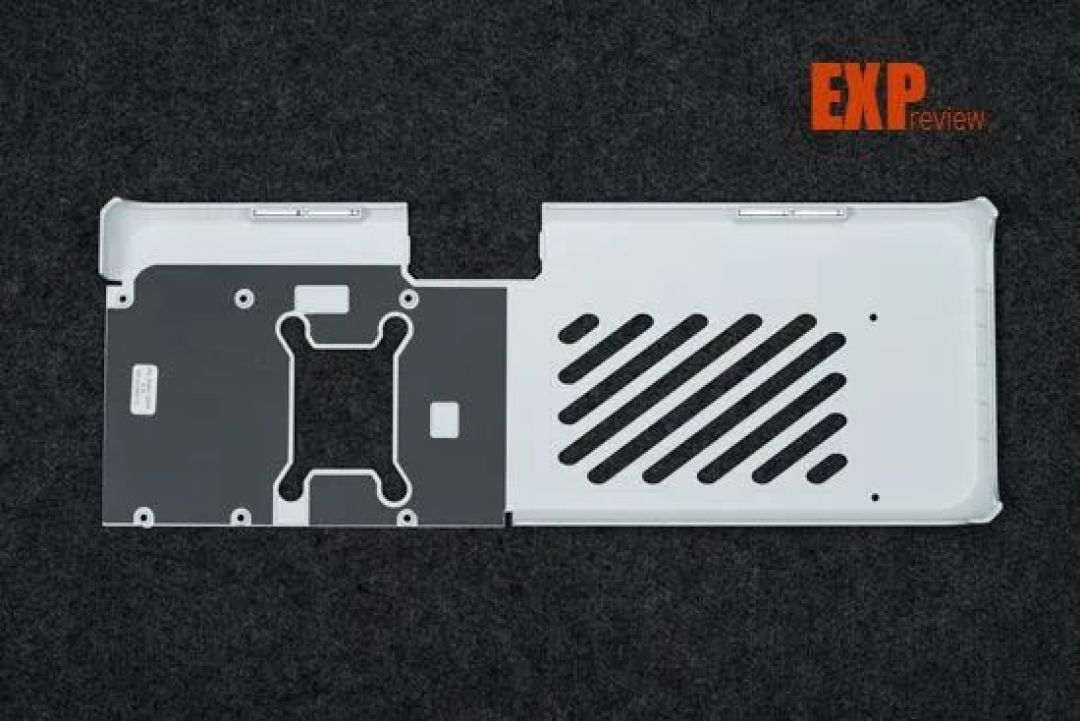 AX电竞叛客 RTX 5070 X3W MAX评测：观感更清爽的纯白2K游戏显卡