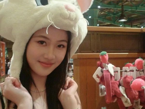 我和4个女生为Girl's Power做设计，爽拿英美日国际大奖