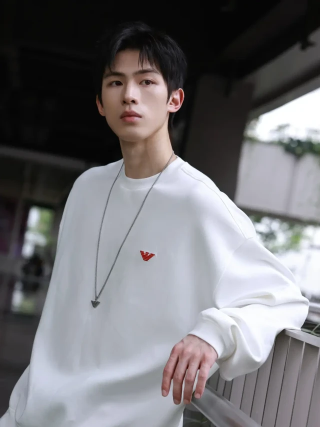 像鹰一样自由翱翔
