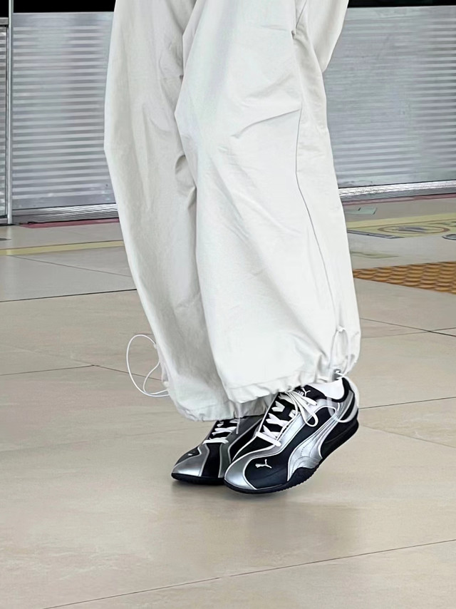 ⚡️把“银光闪电”踩回家！PUMA 彪马 Bella V2 Leather 银光黑
