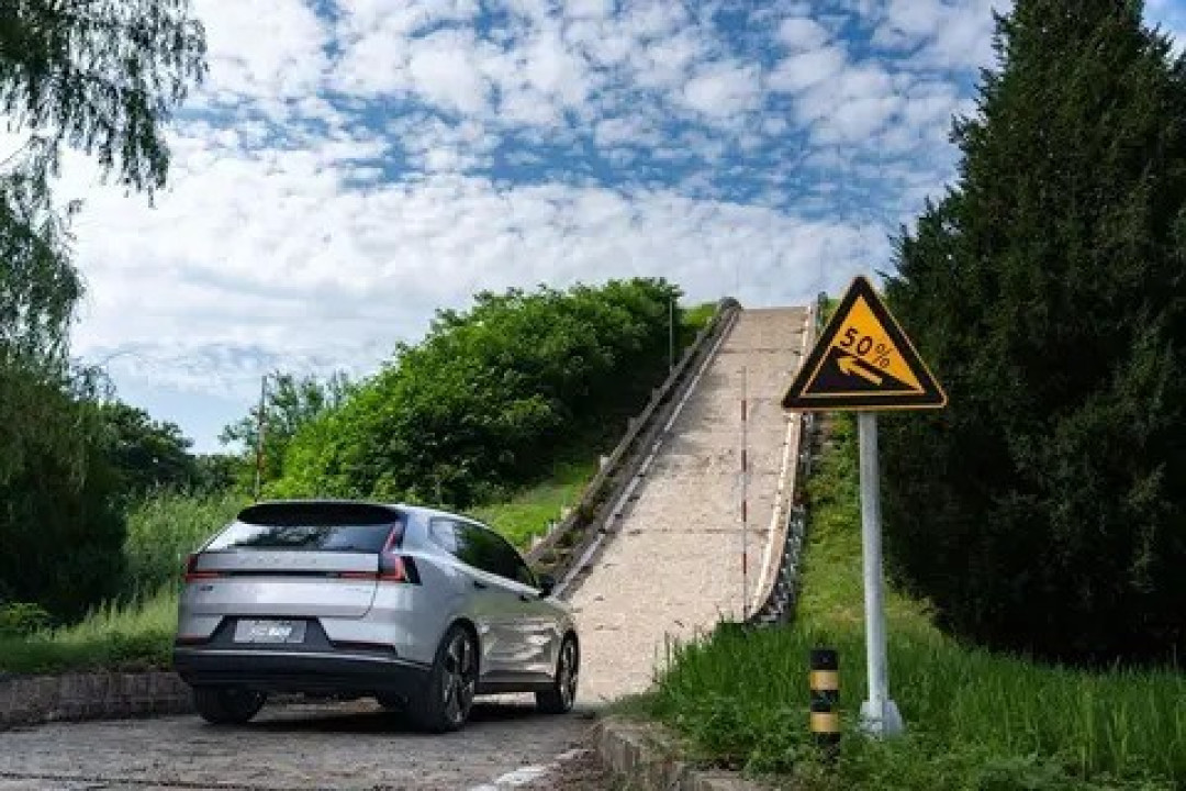沃尔沃XC70插混版完成关键测试,8月下旬将开启预售