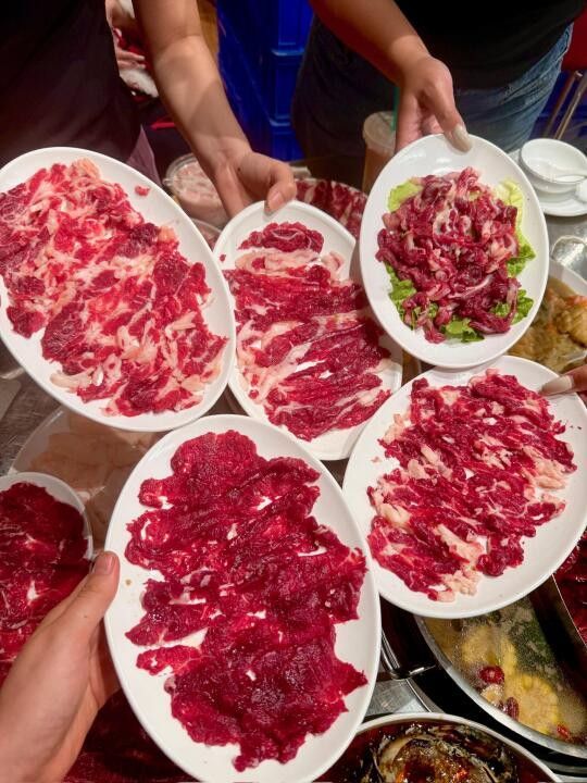 牛肉海鲜火锅，鲜甜到化开！
