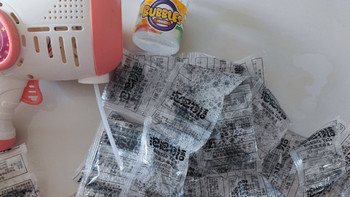 再次入手这款粉色泡泡机，孩子喜欢～