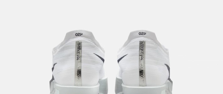 NIKE STREAKFLY：轻量化竞速利器