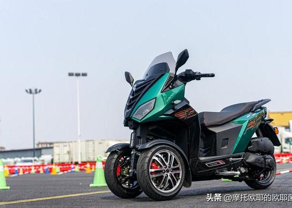智能偏摆补偿？标配IMU？这款22800元倒三轮搭载了一些黑科技