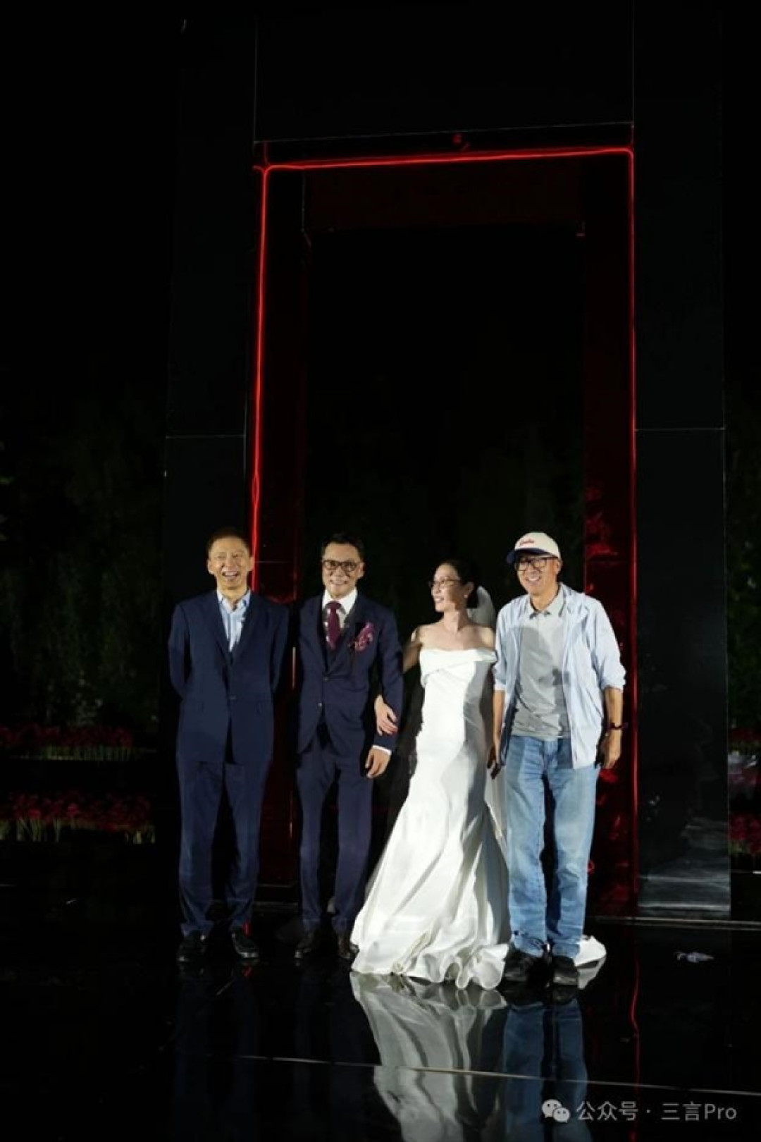 当当创始人李国庆再婚！张朝阳、俞敏洪等到场祝福 崔永元送上墨宝