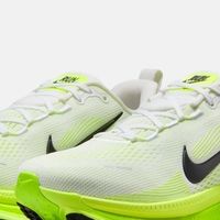 Nike VOMERO 18：缓震与回弹突破