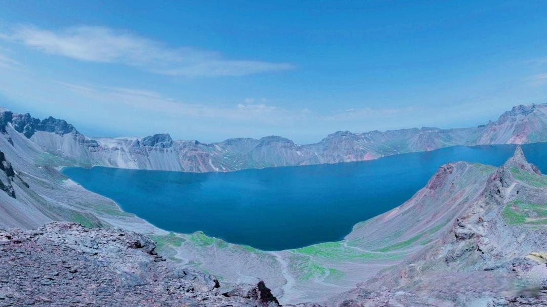 长白秘境:千万旅客的三坡奇遇与火山夏日的雾中传奇