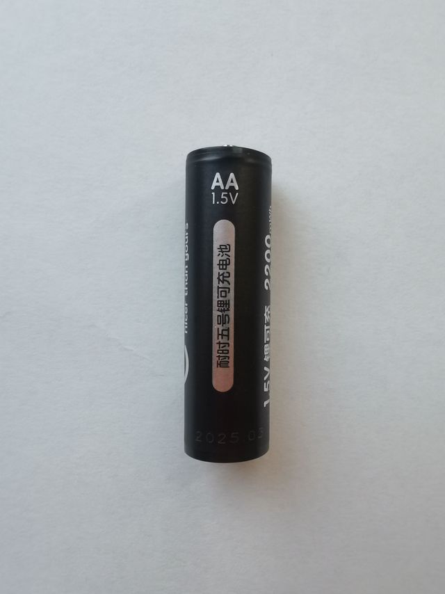 无需专门充电器的USB锂可充电池，随用随充，方便实用