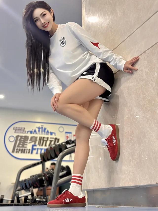 足球宝贝Look轻松✅
