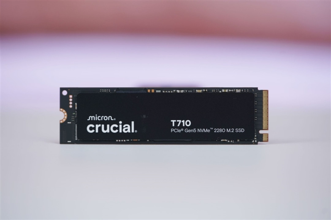 英睿达T710 2TB SSD评测:新一代性能旗舰 14.5G/s仅有57度
