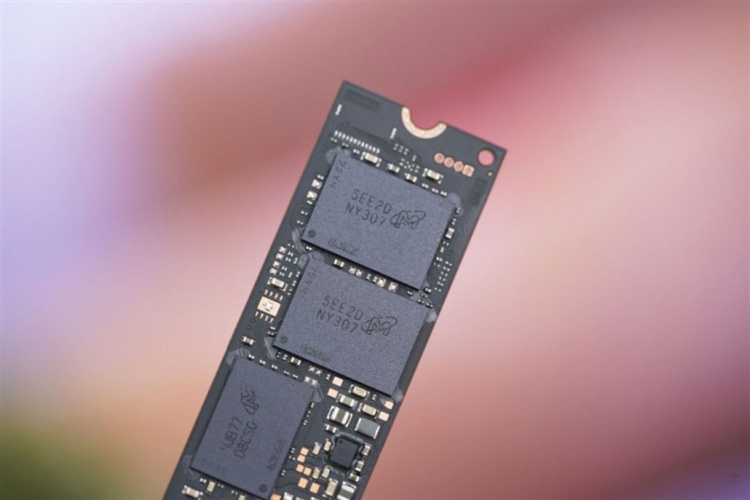 英睿达T710 2TB SSD评测:新一代性能旗舰 14.5G/s仅有57度