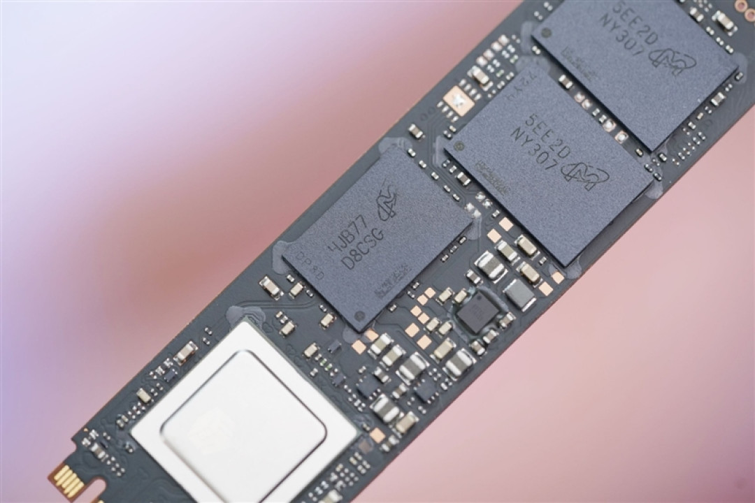 英睿达T710 2TB SSD评测:新一代性能旗舰 14.5G/s仅有57度