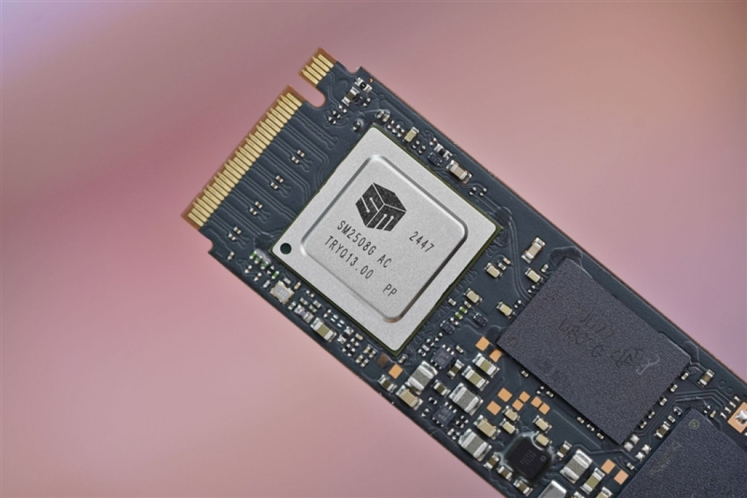 英睿达T710 2TB SSD评测:新一代性能旗舰 14.5G/s仅有57度