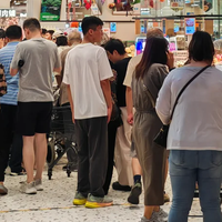 为啥超市月薪2000多，却几乎没人离职？超市员工：“傻子”才辞职