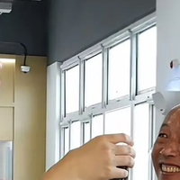李想请乘龙卡车司机吃饭：碰一杯，现实中就不碰了