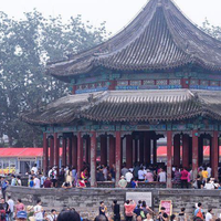 热浪暴雨夹击！2025暑期带娃进京避坑指南，听劝才不遭罪！