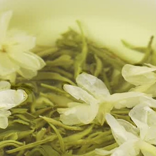 春上早茉莉花茶，花香四溢，茶味浓郁