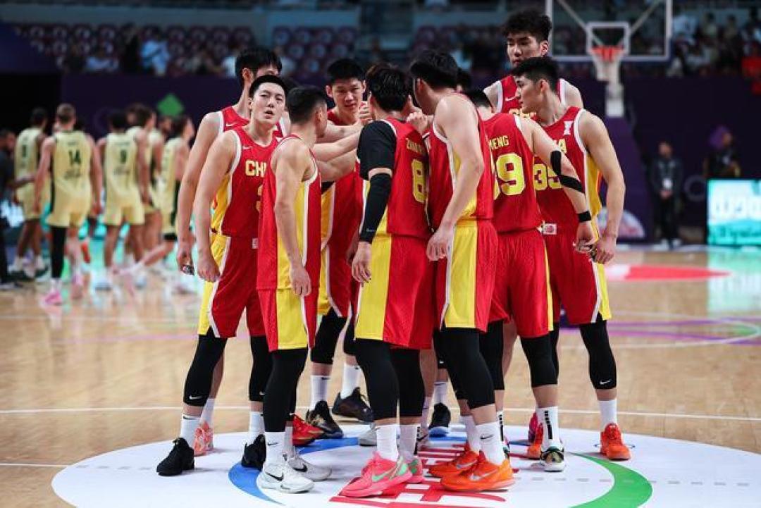 澳主帅赛后狂赞中国男篮无解挡拆战术！89-90憾负创亚洲杯新突破