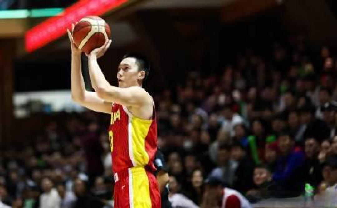 胡明轩7记三分狂飙26分铸经典,中国男篮加时1分憾负卫冕冠军虽败犹荣