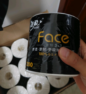 洁柔黑Face有芯卷纸：实用又舒适的居家好物