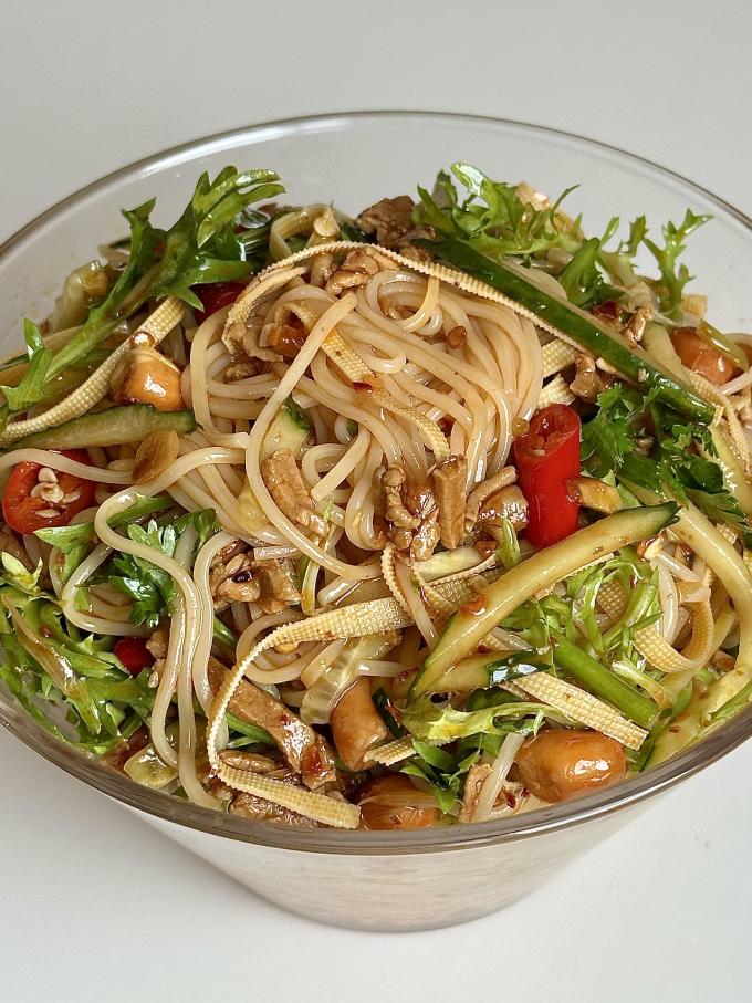 加加酱油食醋怎么样 减盐生抽健康美味凉拌面