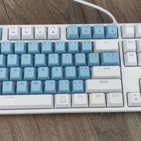 京东京造J104Lite机械键盘，100元左右，性价比真的不错。
