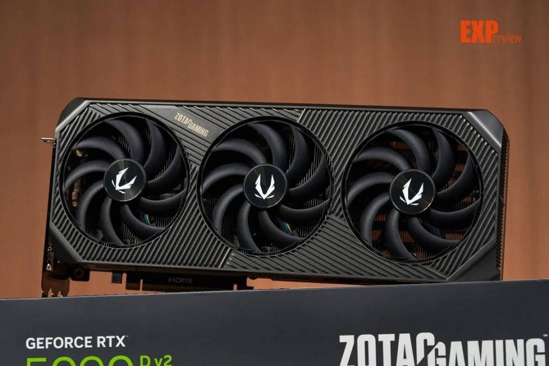 索泰RTX 5090 D v2 SOLID OC显卡评测:原汁原味的顶尖游戏性能体验