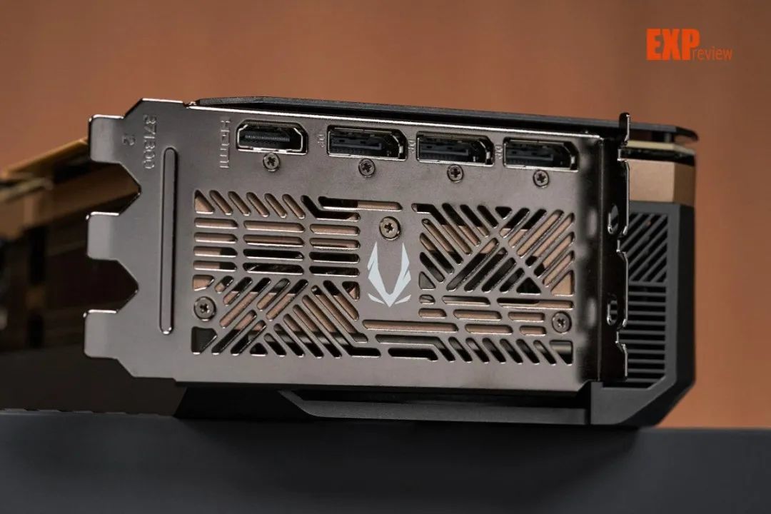 索泰RTX 5090 D v2 SOLID OC显卡评测:原汁原味的顶尖游戏性能体验
