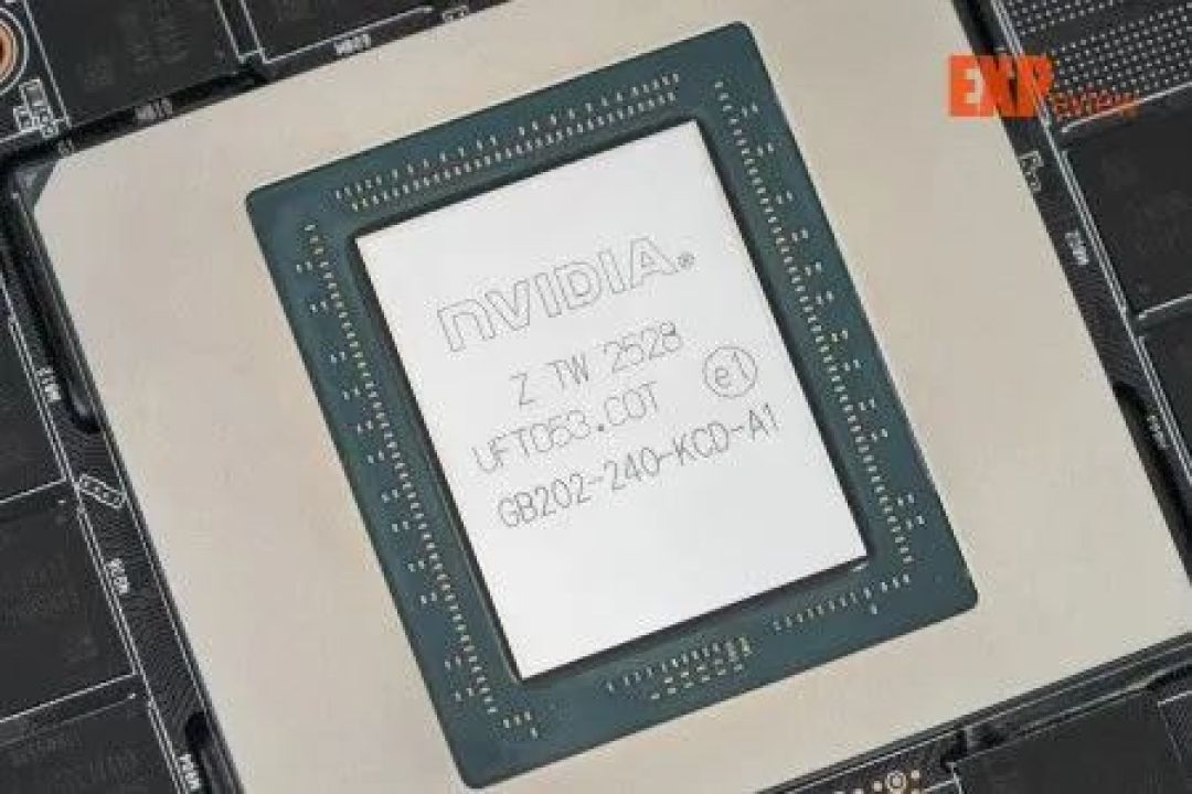 索泰RTX 5090 D v2 SOLID OC显卡评测:原汁原味的顶尖游戏性能体验