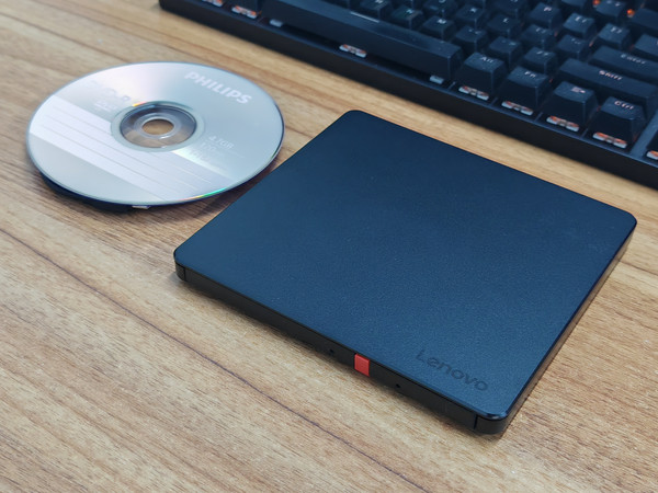 联想DB85外置DVD 8X刻录机铝合金凸显格调