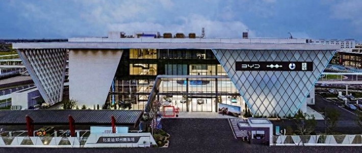 比亚迪全地形赛车场开业，重新定义“全民赛道 全场好玩”新体验