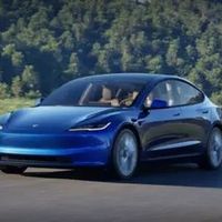 特斯拉焕新版Model 3车主质疑FSD推送延迟半年