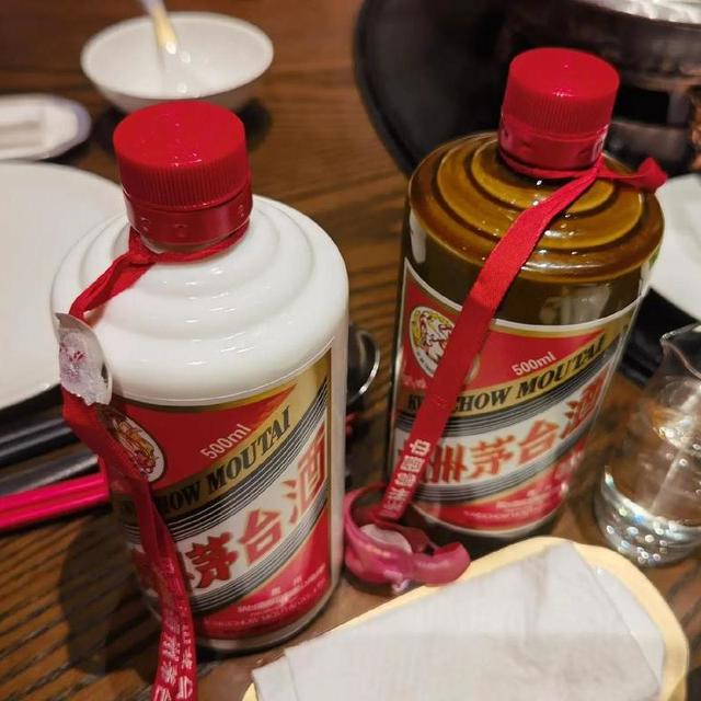 茅台最大的难题，是年轻人不会在社媒上晒茅台
