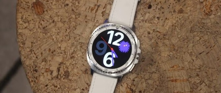手腕带三星 Galaxy Watch 8 Classic 的人，能有多时髦