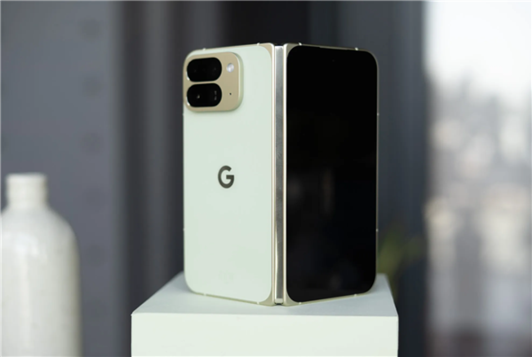 全球首款防尘折叠屏!谷歌Pixel 10 Pro Fold发布:12900元起