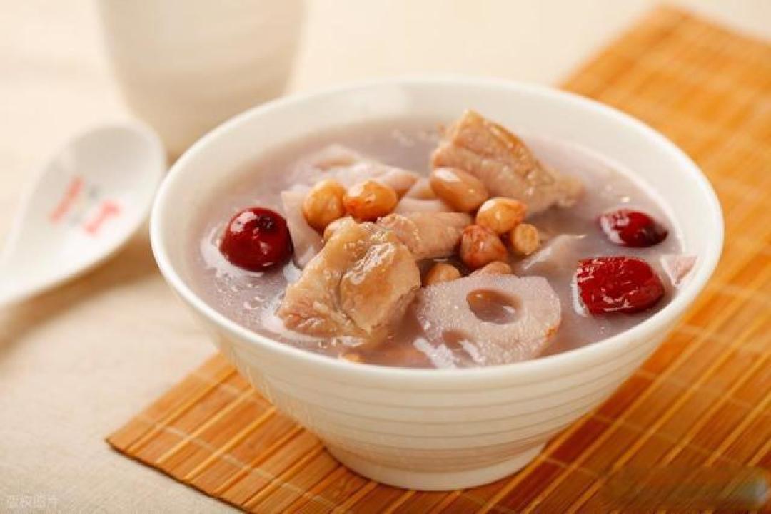 暖胃更暖心的秋日烟火图鉴:药膳汤品、蜜烤南瓜与慢炖暖意抚平秋凉