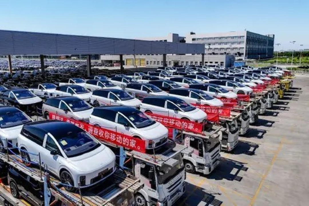 理想 i8 全国启动交付,感恩卡车司机辛勤付出