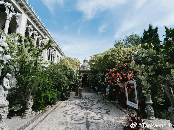 #快乐加仔##TaoKaeNoi老板仔##zeenunew#zeenew泰剧穿越天际靠近你🎉 8月3日，由老板仔为ZeeNuNew和zonzon们举办的宫殿见面会在曼谷-La Chapelle Ban