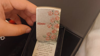 Zippo 防风煤油打火机：古银色热恋玫瑰，七夕浪漫之选